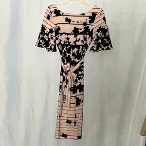 Gabby Skye Women's pink and black flowered dress. Size small. Worn twice.